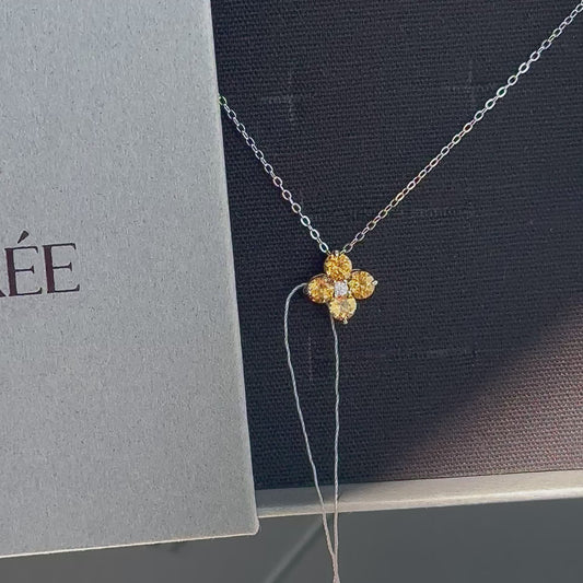 Hõbedane kaelakee kollase moissanite ripatsiga "Honey Blossom"