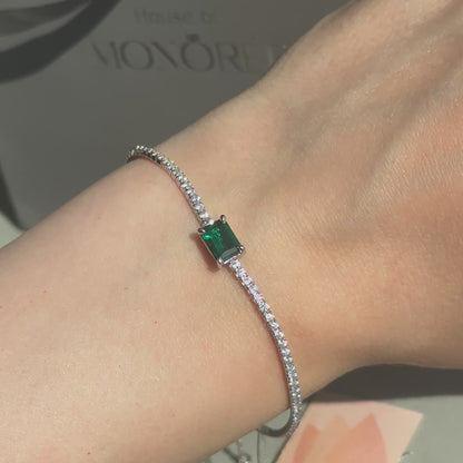 Srebrna bransoletka tenisowa z zielonym kryształem „Green Emerald Cut”