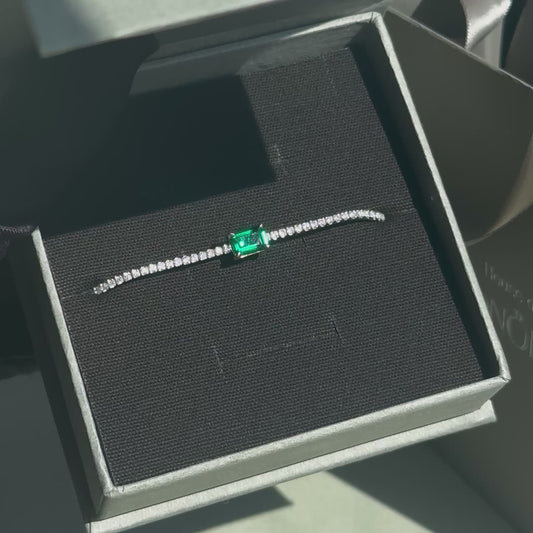 Srebrna bransoletka tenisowa z zielonym kryształem „Green Emerald Cut”