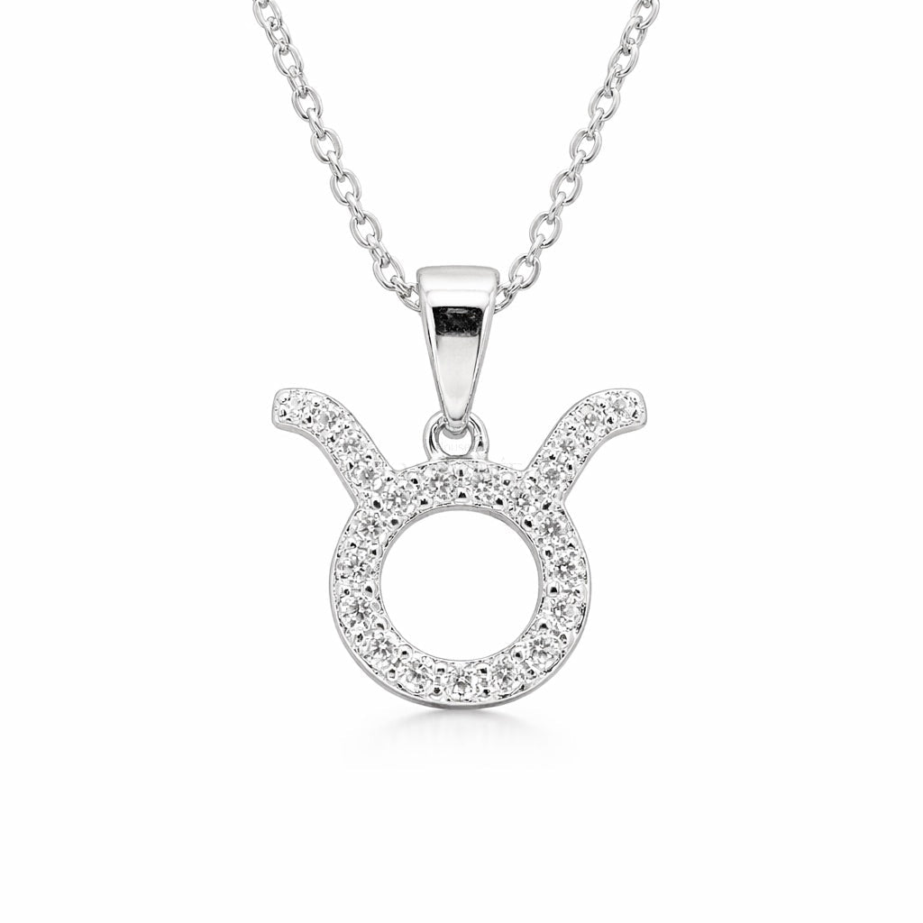 Sidabrinis Jaučio zodiako pakabukas su moisanitais ir grandinėle „Taurus“ - House of Monoree
