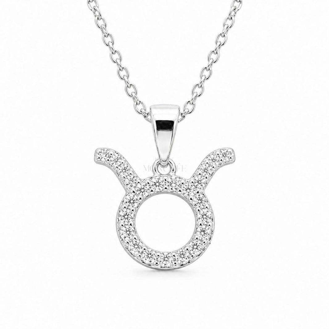 Sidabrinis Jaučio zodiako pakabukas su moisanitais ir grandinėle „Taurus“ - MONOREE