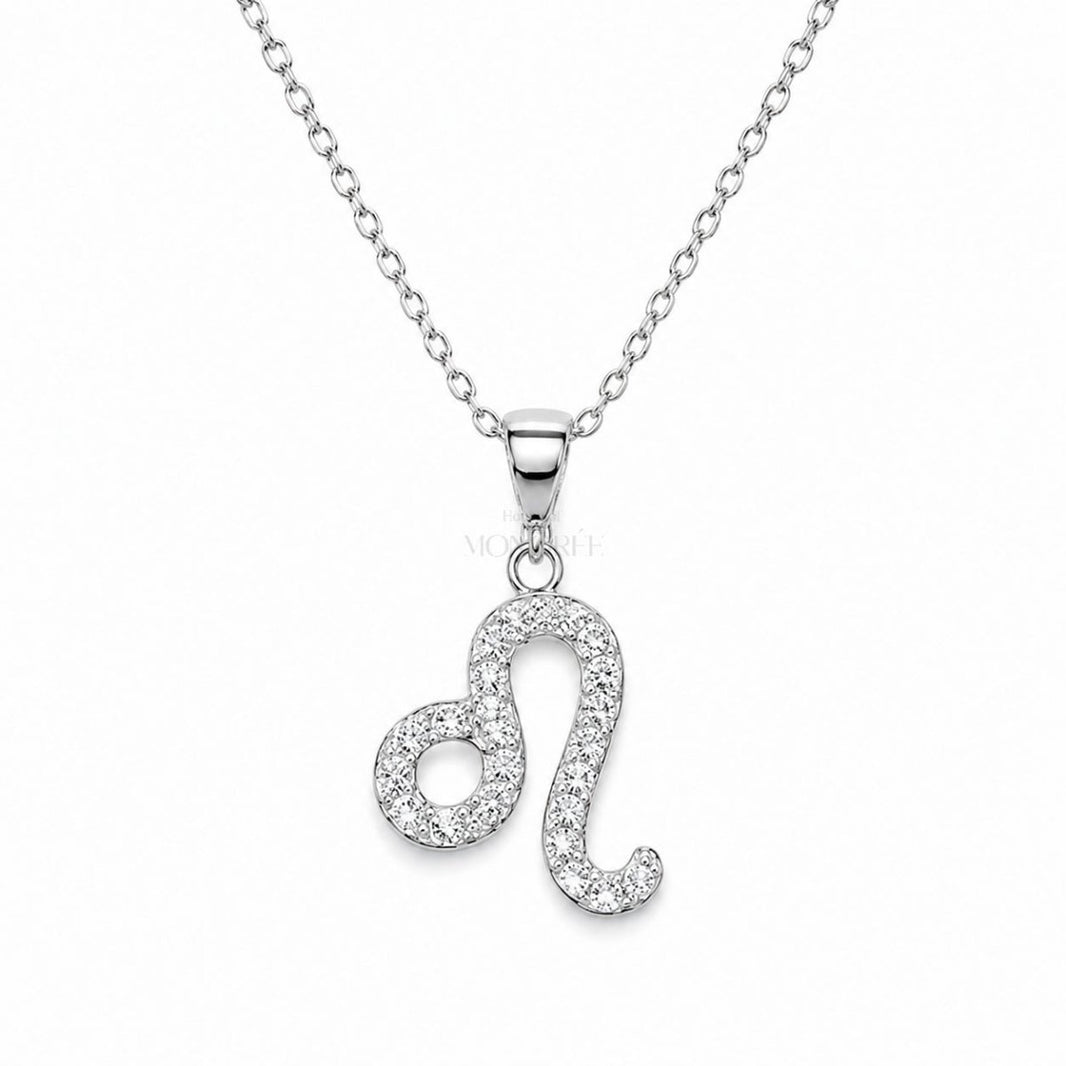 Sidabrinis Liūto zodiako pakabukas su moisanitais ir grandinėle „Leo“ - MONOREE