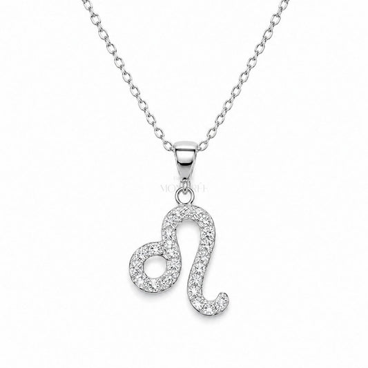 Sidabrinis Liūto zodiako pakabukas su moisanitais ir grandinėle „Leo“ - MONOREE