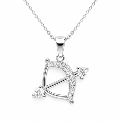 Sidabrinis Šaulio zodiako pakabukas su moisanitais ir grandinėle „Sagittarius“ - MONOREE