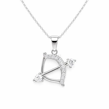 Sidabrinis Šaulio zodiako pakabukas su moisanitais ir grandinėle „Sagittarius“ - House of Monoree
