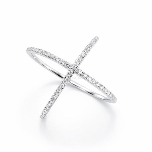 Sidabro X formos žiedas su moisanitu „Twist“ - House of Monoree